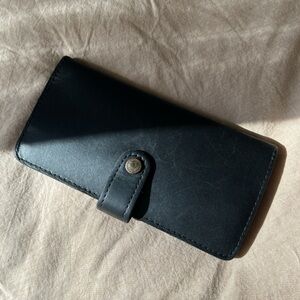 PORTLAND LEATHER GOODS: WOMEN'S BIFOLD WALLET